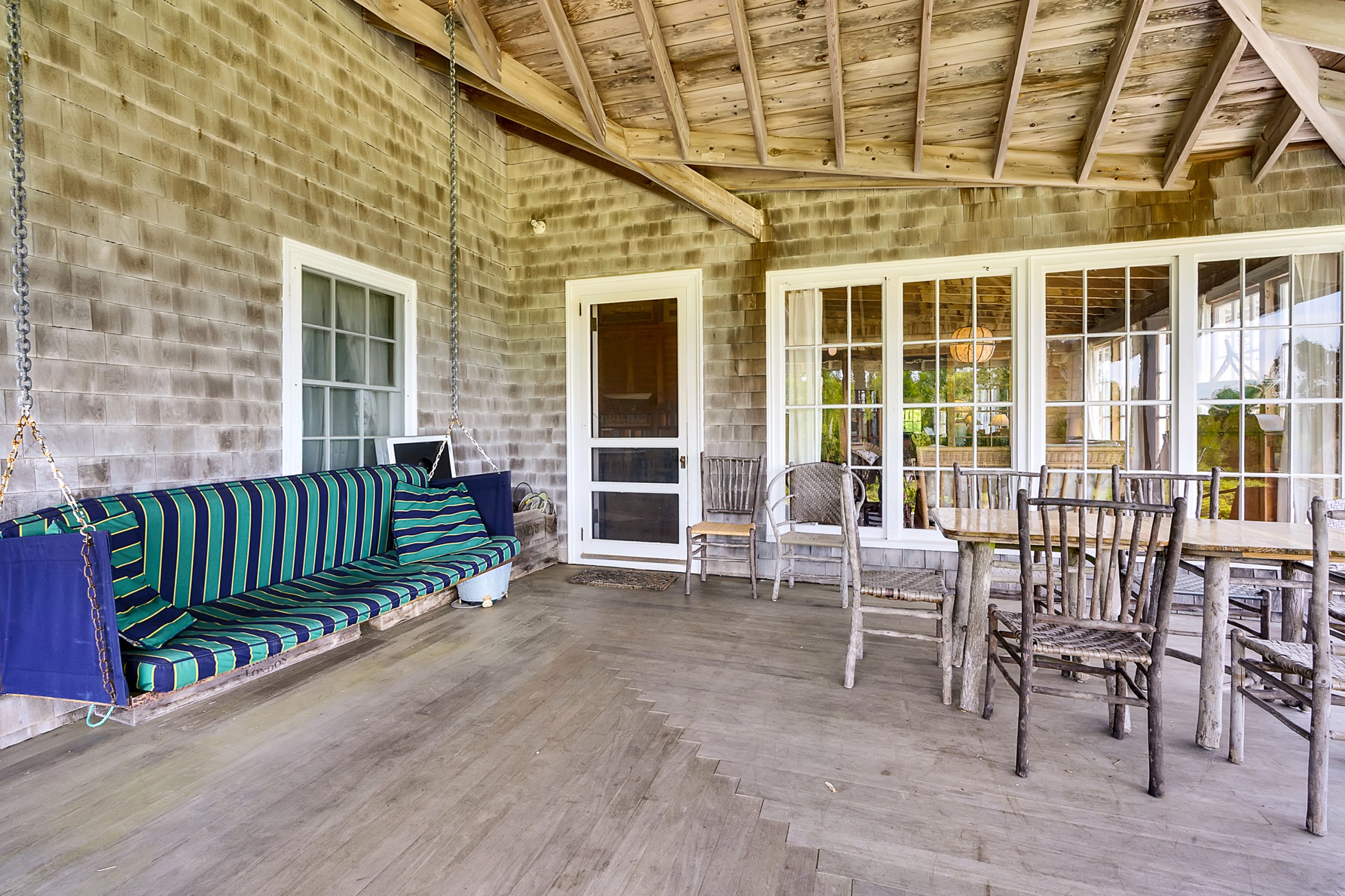Main House — photo 2 of 3